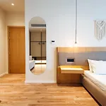 Sunset Shoreline - Sea View - Free Private Parking - Pool 4*