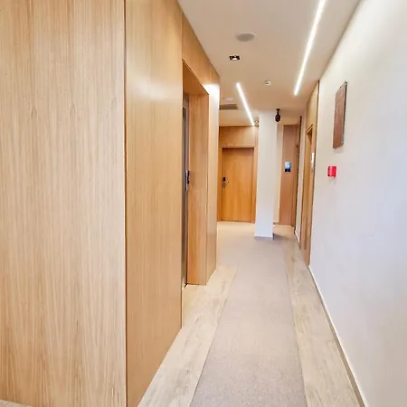 فندق Sunset Shoreline - Sea View - Free Private Parking - Pool ساراندا