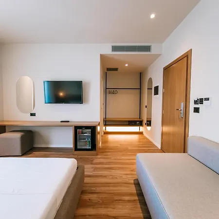 Sunset Shoreline - Sea View - Free Private Parking - Pool 4* Σαράντα