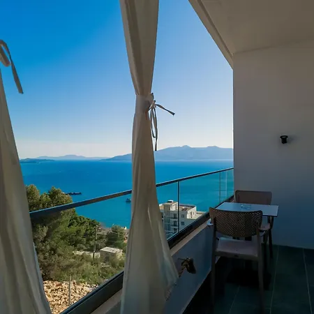 Sunset Shoreline - Sea View - Free Private Parking - Pool 4* Saranda