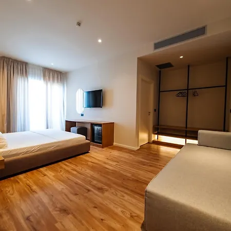 Sunset Shoreline - Sea View - Free Private Parking - Pool