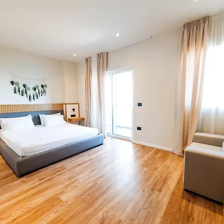 Sunset Shoreline - Sea View - Free Private Parking - Pool