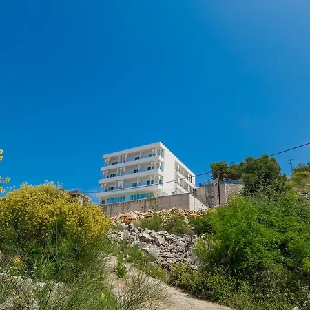 Sunset Shoreline - Sea View - Free Private Parking - Pool Hotel