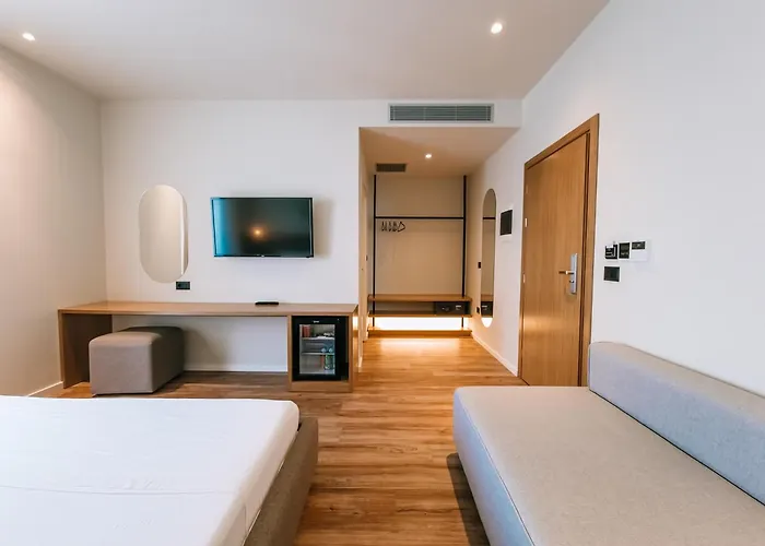 Sunset Shoreline - Sea View - Free Private Parking - Pool 4* Саранда