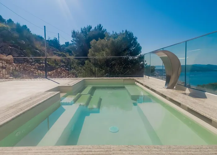 Sunset Shoreline - Sea View - Free Private Parking - Pool 4* Саранда