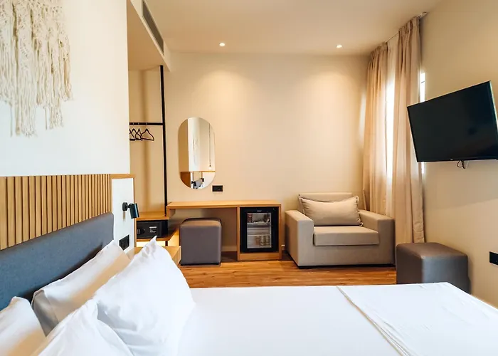 Hotel Sunset Shoreline - Sea View - Free Private Parking - Pool