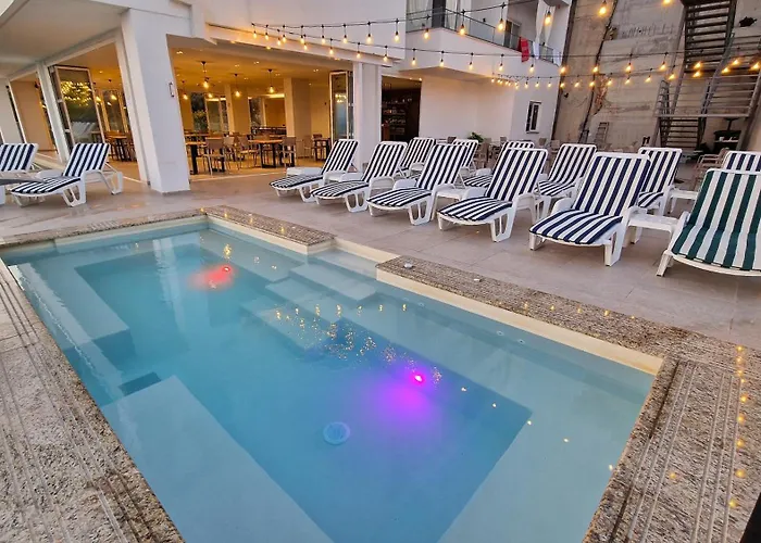 Sunset Shoreline - Sea View - Free Private Parking - Pool Отель Саранда