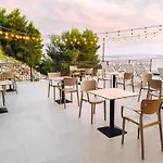 Отель Sunset Shoreline - Sea View - Free Private Parking - Pool Саранда