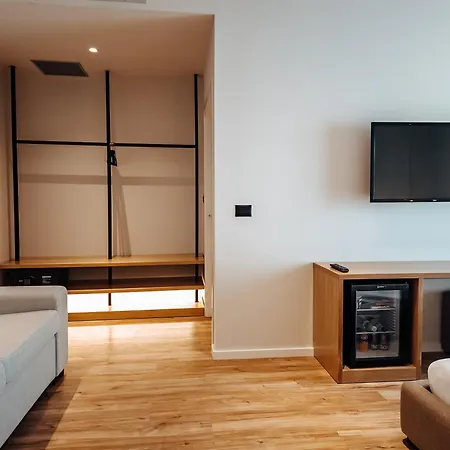 Hotel Sunset Shoreline - Sea View - Free Private Parking - Pool 4*