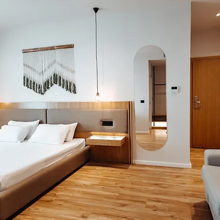 Hotel Sunset Shoreline - Sea View - Free Private Parking - Pool
