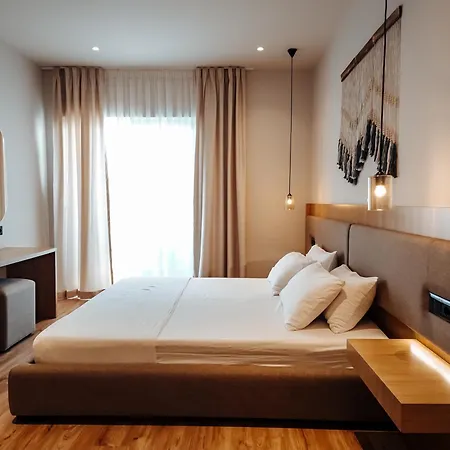 Hotel Sunset Shoreline - Sea View - Free Private Parking - Pool Sarande