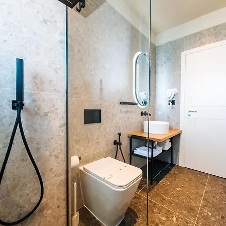Sunset Shoreline - Sea View - Free Private Parking - Pool Sarandë
