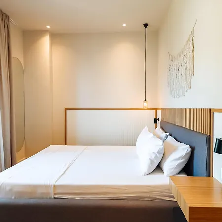 Sunset Shoreline - Sea View - Free Private Parking - Pool Sarandë