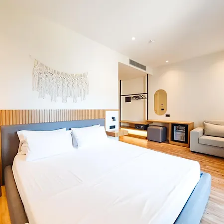Sunset Shoreline - Sea View - Free Private Parking - Pool Hotel 4*