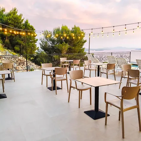 Hotel Sunset Shoreline - Sea View - Free Private Parking - Pool Sarande