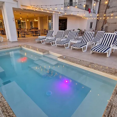 Sunset Shoreline - Sea View - Free Private Parking - Pool Hotel Sarandë