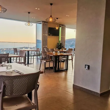 Sunset Shoreline - Sea View - Free Private Parking - Pool Sarandë
