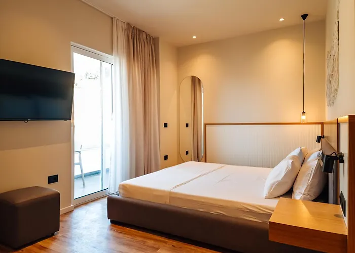 Hotel Sunset Shoreline - Sea View - Free Private Parking - Pool 4*