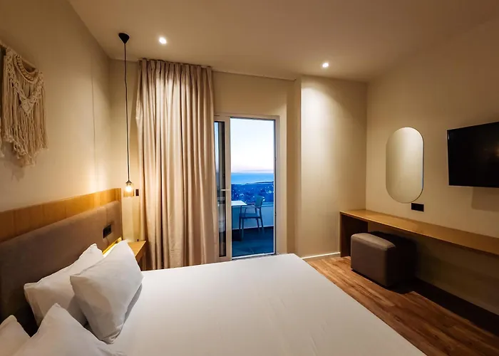 Sunset Shoreline - Sea View - Free Private Parking - Pool Hotel Sarandë