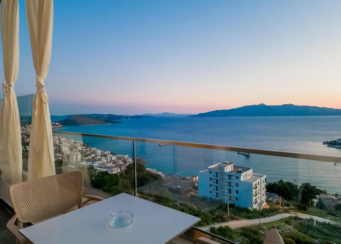 Sunset Shoreline - Sea View - Free Private Parking - Pool Hotel