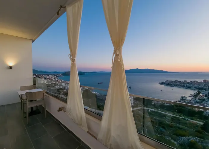 Sunset Shoreline - Sea View - Free Private Parking - Pool Hotel