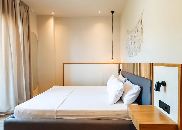 Sunset Shoreline - Sea View - Free Private Parking - Pool Sarandë