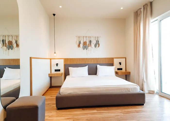 Sunset Shoreline - Sea View - Free Private Parking - Pool Sarandë