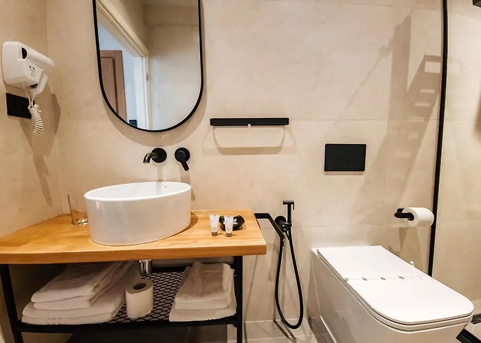 Sunset Shoreline - Sea View - Free Private Parking - Pool Sarandë
