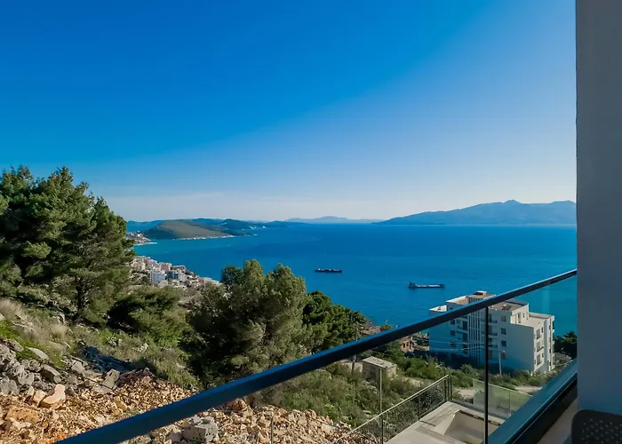 Sunset Shoreline - Sea View - Free Private Parking - Pool Sarandë