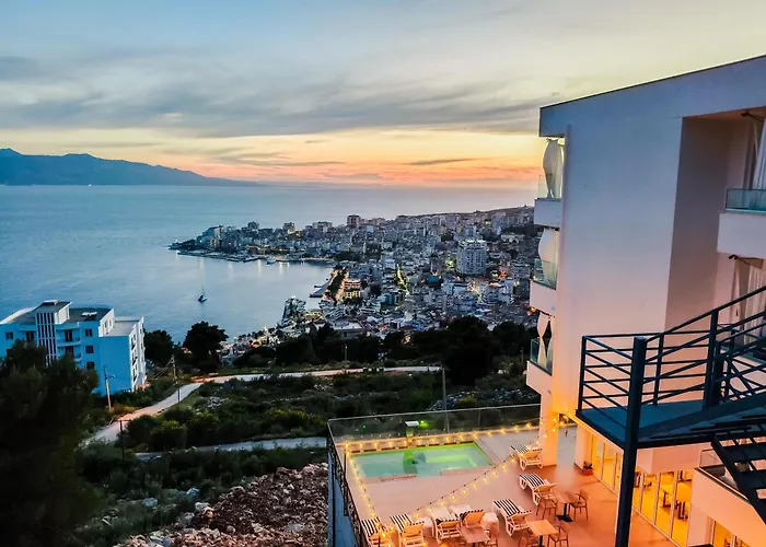 Sunset Shoreline - Sea View - Free Private Parking - Pool Sarandë